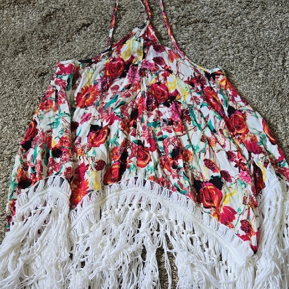 Vivid Imports Size Large Racer Back Floral Tank With White Knit Fringe - Picture 7 of 8